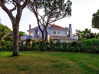 瓦勒杜卢博安静住宅,地中海风情