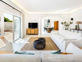 瓦勒杜卢博安静住宅,地中海风情