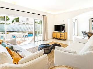 瓦勒杜卢博安静住宅,地中海风情