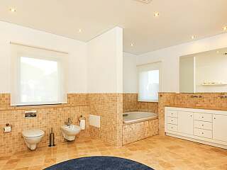 五卧室带泳池的维拉莫拉绿洲