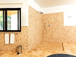 五卧室带泳池的维拉莫拉绿洲