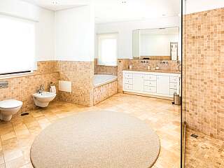 五卧室带泳池的维拉莫拉绿洲