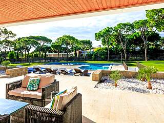 五卧室带泳池的维拉莫拉绿洲