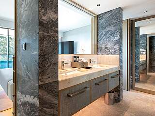 带有酒店的精致1、2、3卧室住宅