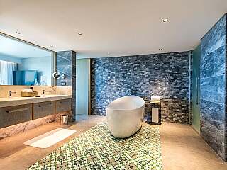 带有酒店的精致1、2、3卧室住宅