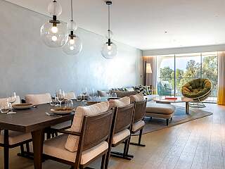 带有酒店的精致1、2、3卧室住宅