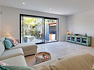 Vilamoura Villa Steeped in Contemporary Elegance