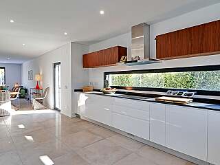 Vilamoura Villa Steeped in Contemporary Elegance