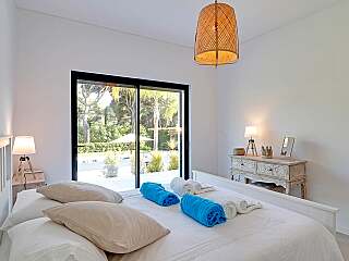 Vilamoura Villa Steeped in Contemporary Elegance