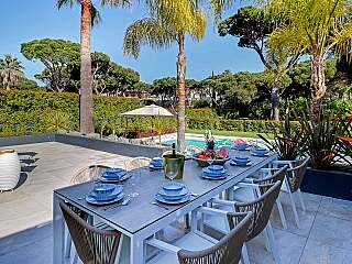 Vilamoura Villa Steeped in Contemporary Elegance