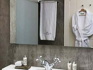 多罗河上方的豪华住宅