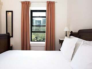 多罗河上方的豪华住宅