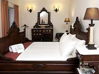 多罗河上方的豪华住宅