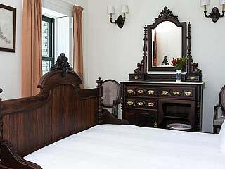 多罗河上方的豪华住宅