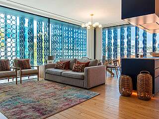 中央卡斯凯什豪华两卧公寓